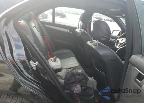 2013 Mercedes-Benz C 350 из США, поврежденный, VIN WDDGF5HB2DR260097